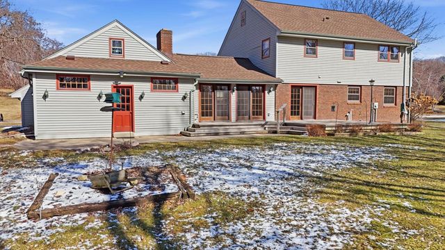 8541 W Midland DRIVE, Greendale, WI 53129