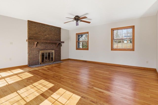 8541 W Midland DRIVE, Greendale, WI 53129