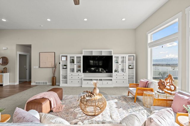 511 W TREJO RIDGE CIR, Grantsville, UT 84029