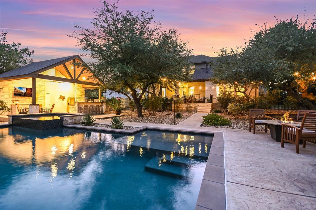 465 Lloyd LN, Dripping Springs, TX 78620