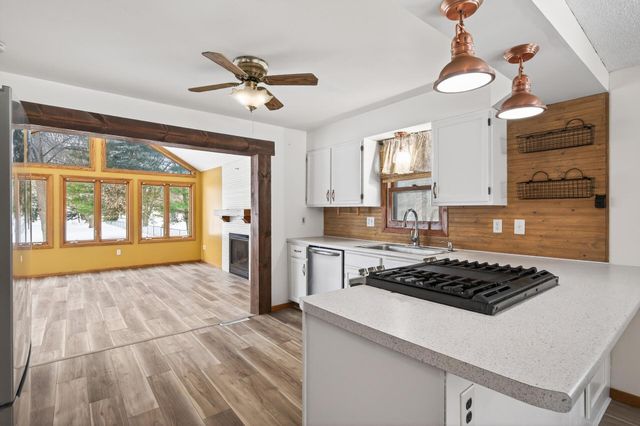 1612 Goodview Avenue N, Oakdale, MN 55128