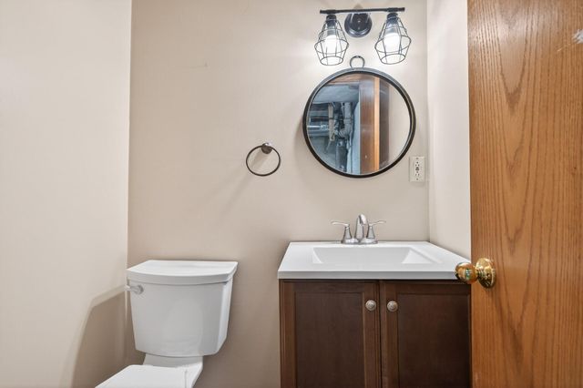 1612 Goodview Avenue N, Oakdale, MN 55128