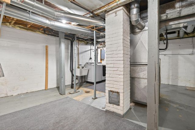 1612 Goodview Avenue N, Oakdale, MN 55128