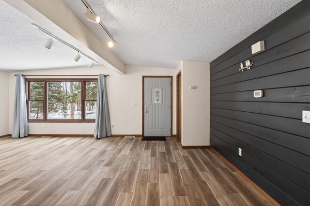 1612 Goodview Avenue N, Oakdale, MN 55128