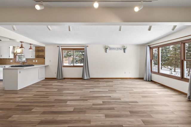 1612 Goodview Avenue N, Oakdale, MN 55128