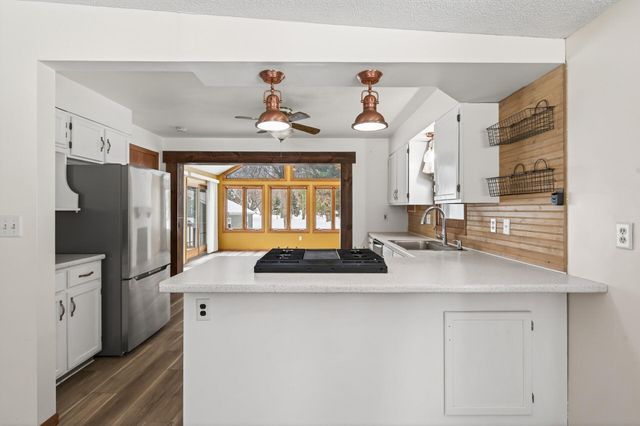 1612 Goodview Avenue N, Oakdale, MN 55128