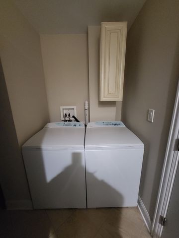 7851 Ogden Avenue 2, Lyons, IL 60534