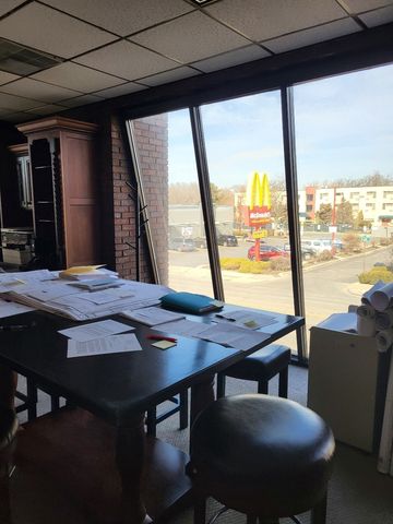 7851 Ogden Avenue 2, Lyons, IL 60534