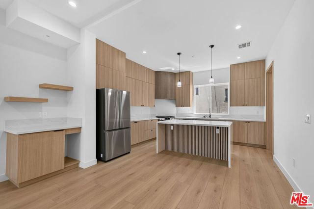 2424 N Council Street, Los Angeles, CA 90026