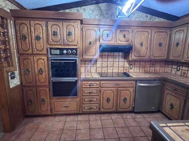 807 Arrah Avenue, Friona, TX 79035