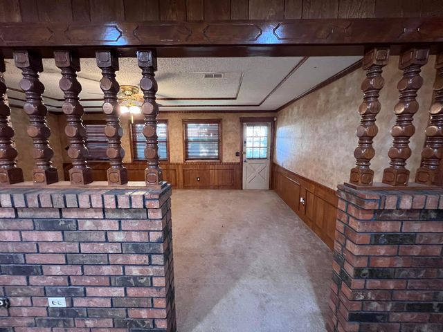 807 Arrah Avenue, Friona, TX 79035