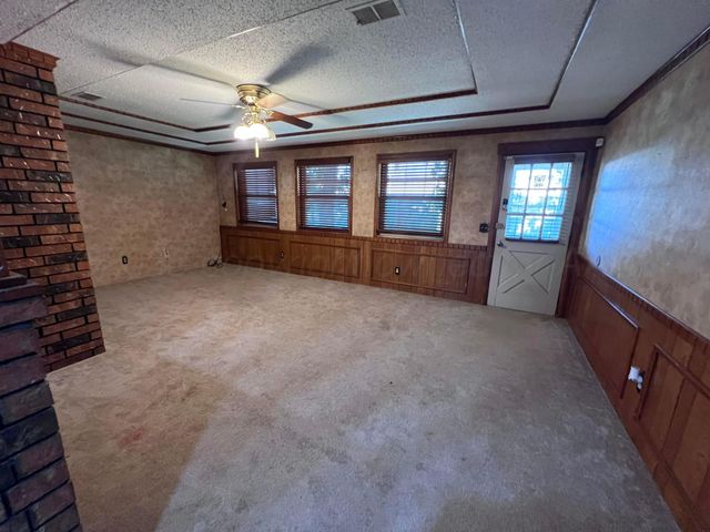 807 Arrah Avenue, Friona, TX 79035