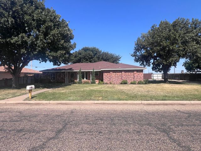 807 Arrah Avenue, Friona, TX 79035