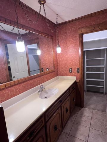 807 Arrah Avenue, Friona, TX 79035