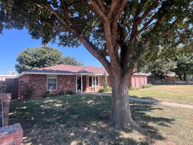 807 Arrah Avenue, Friona, TX 79035