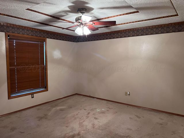 807 Arrah Avenue, Friona, TX 79035