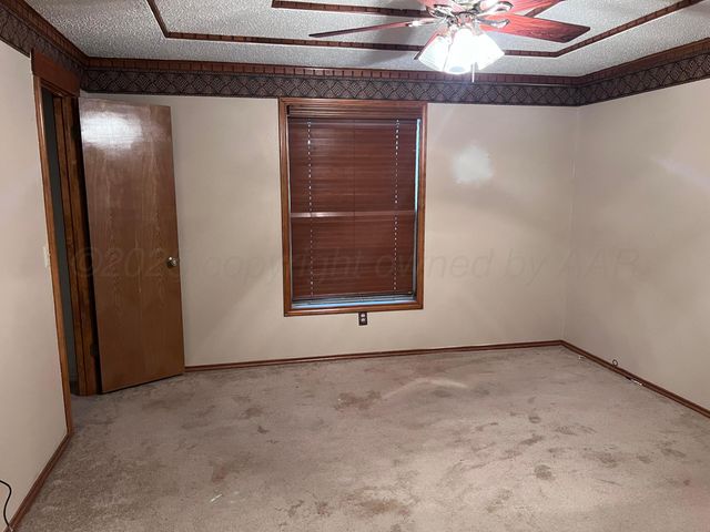 807 Arrah Avenue, Friona, TX 79035