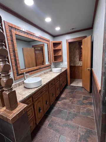 807 Arrah Avenue, Friona, TX 79035