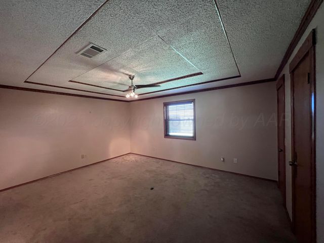 807 Arrah Avenue, Friona, TX 79035