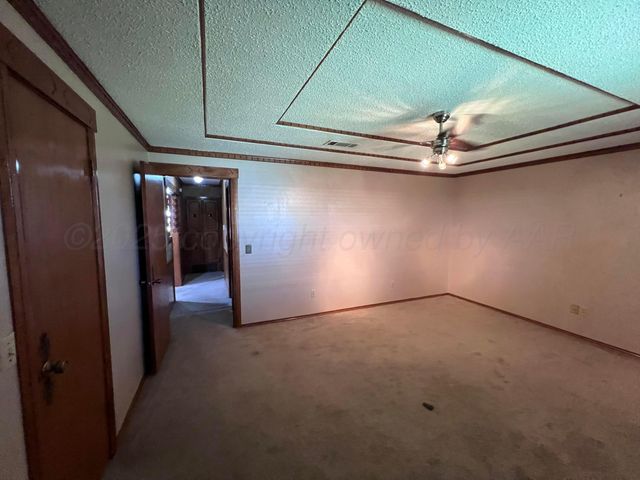 807 Arrah Avenue, Friona, TX 79035