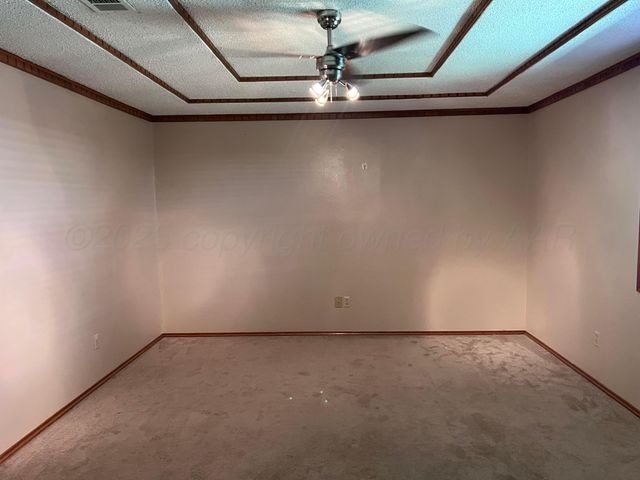 807 Arrah Avenue, Friona, TX 79035