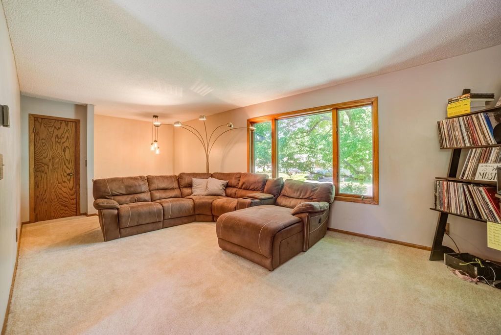 638 Kim Avenue, Hamburg, MN 55339 — photo 5