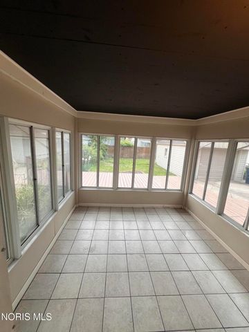 2539 Castleton Avenue, Toledo, OH 43613
