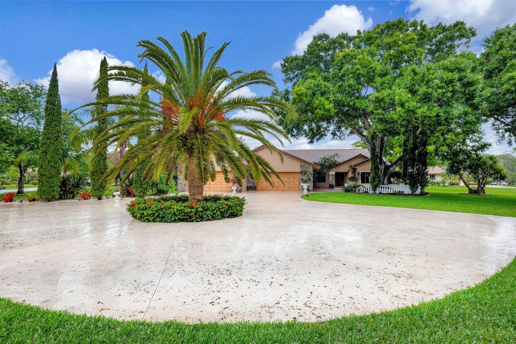 5355 NW 77th Ter, Coral Springs, FL 33067