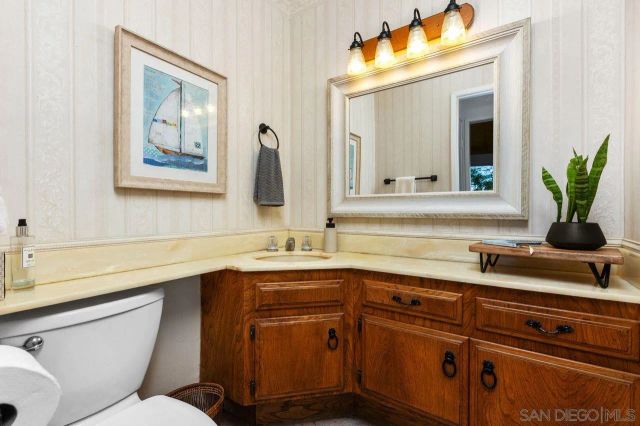 2006 Catalina Ave, Vista, CA 92084