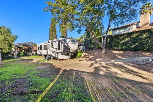 2006 Catalina Ave, Vista, CA 92084