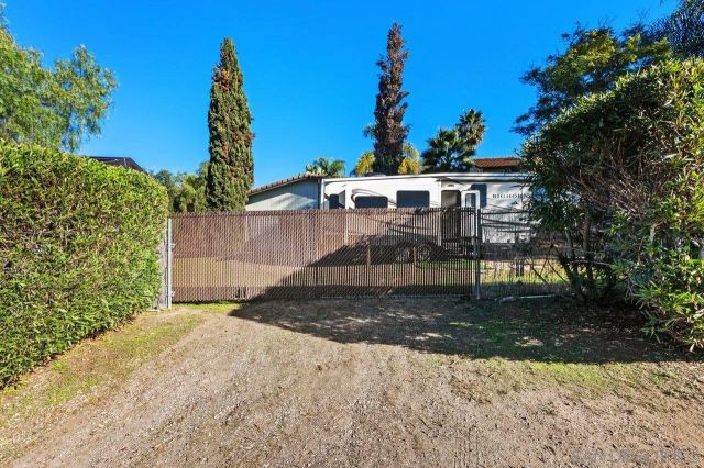 2006 Catalina Ave, Vista, CA 92084