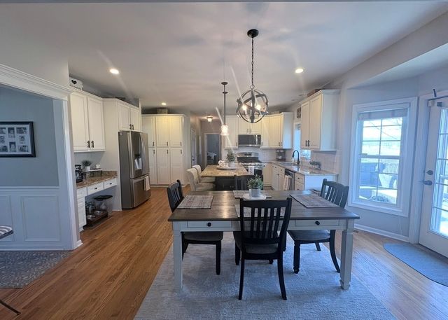 N552 W Weaver Circle, Geneva, IL 60134