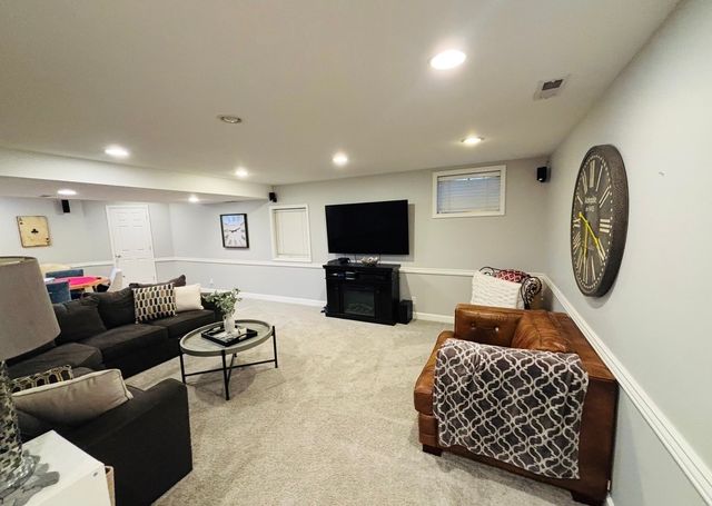 N552 W Weaver Circle, Geneva, IL 60134