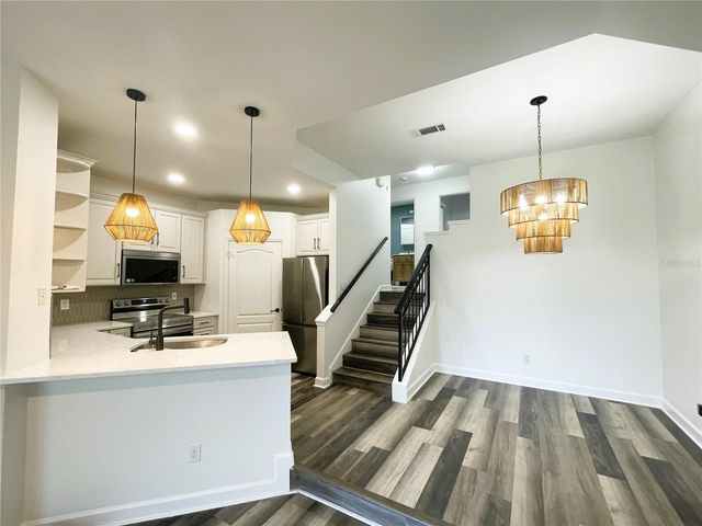 614 SEASCAPE WAY, Tampa, FL 33602