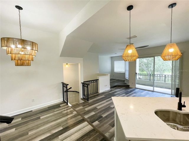 614 SEASCAPE WAY, Tampa, FL 33602