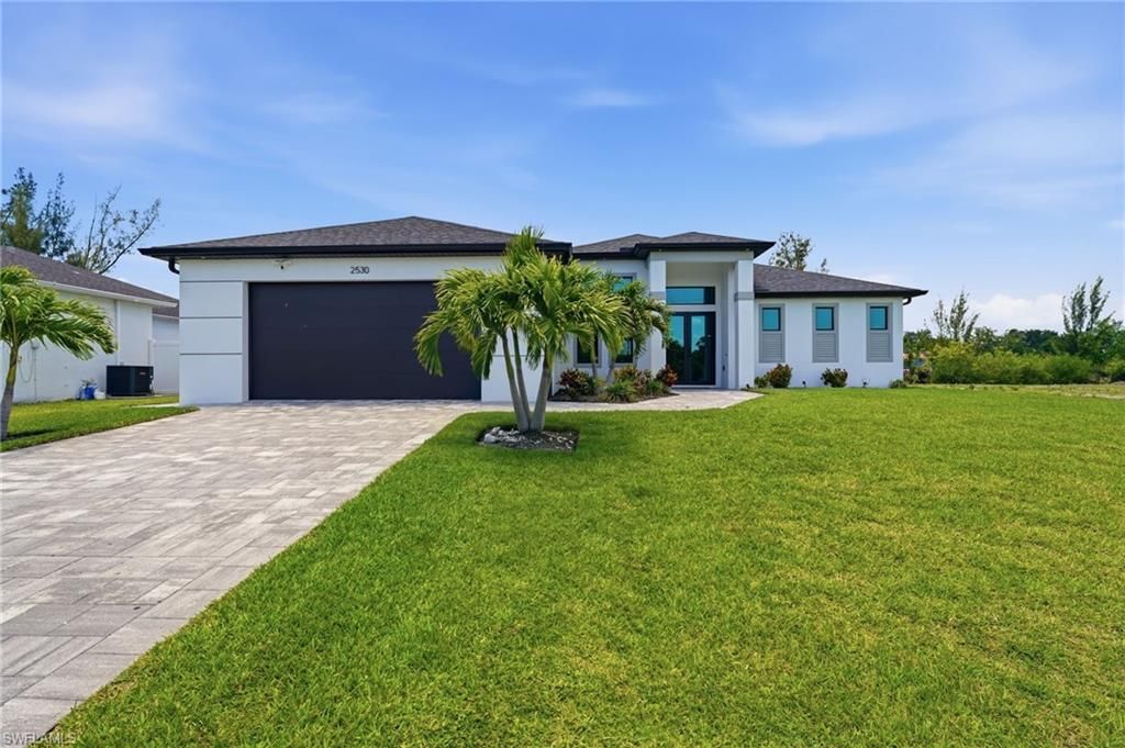 Image 1 of property listing at 2530 SW 4th PL, Cape Coral, FL 33914
