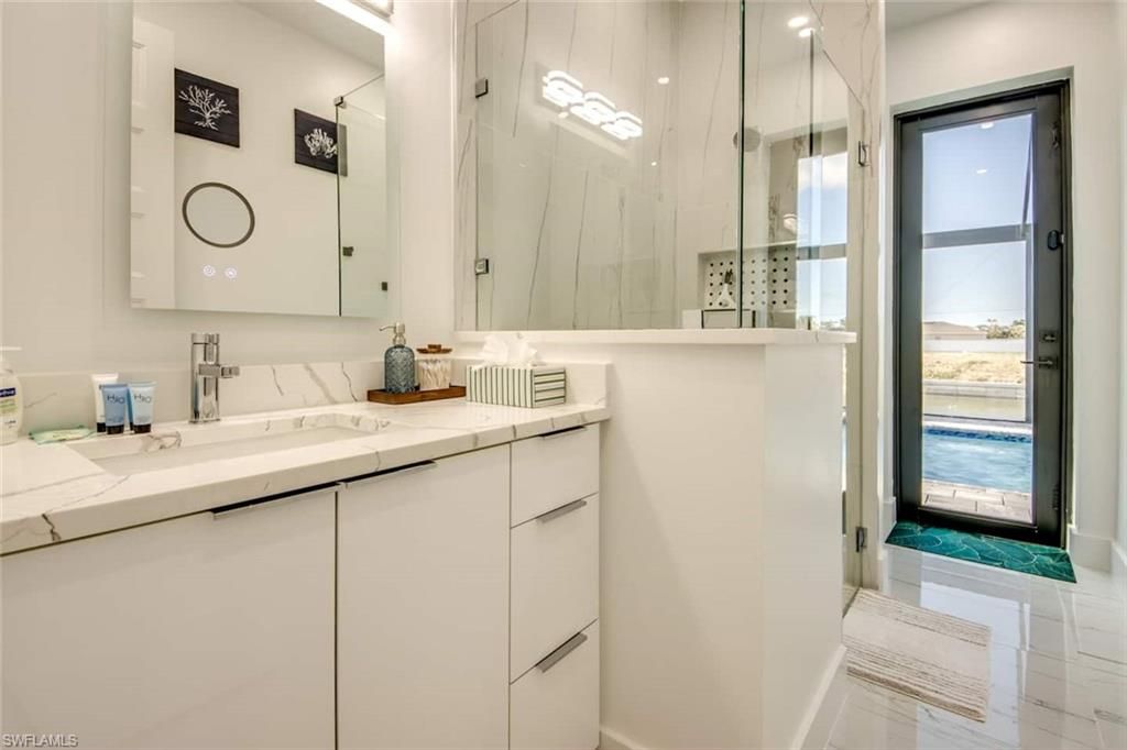 Image 24 of property listing at 2530 SW 4th PL, Cape Coral, FL 33914