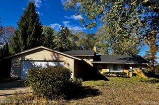711 SYLVANWOOD Drive, Troy, MI 48085