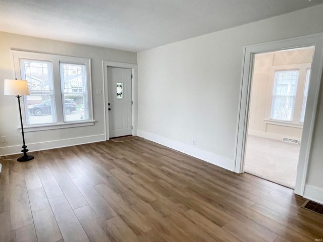 118 W 12Th Street, Mishawaka, IN 46544