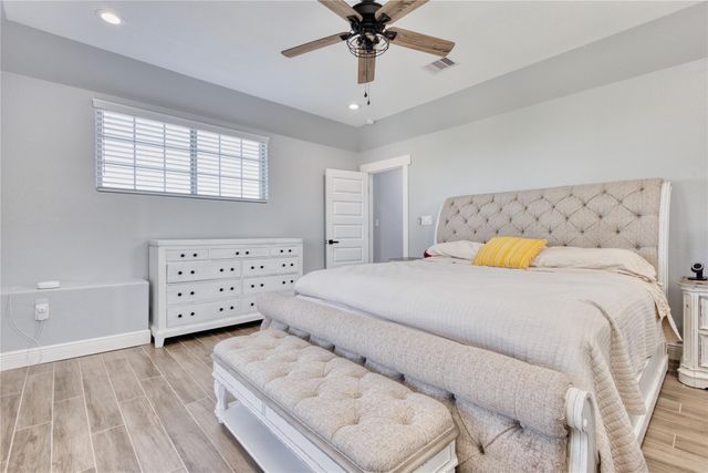 514 E Bayshore Drive, San Leon, TX 77539