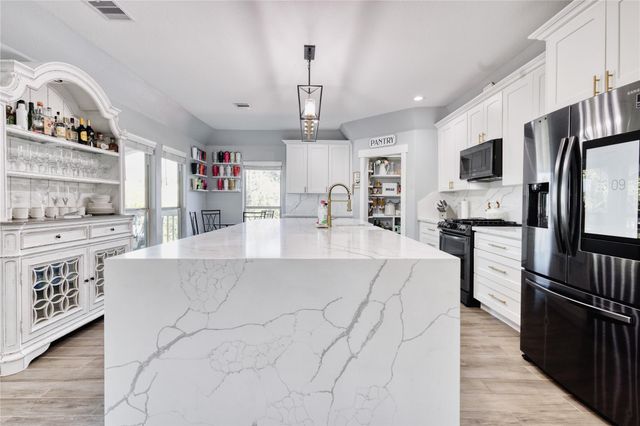 514 E Bayshore Drive, San Leon, TX 77539