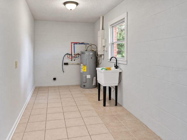 5838 GIBSON SHORES DRIVE, Lakeland, FL 33809