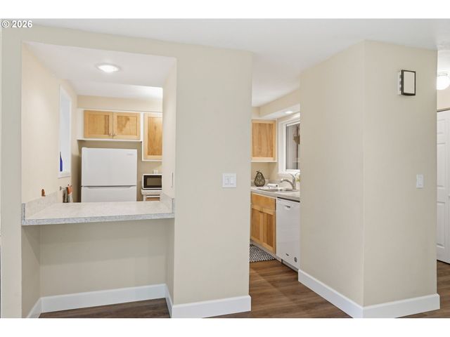 417 STONEWOOD Dr, Eugene, OR 97405