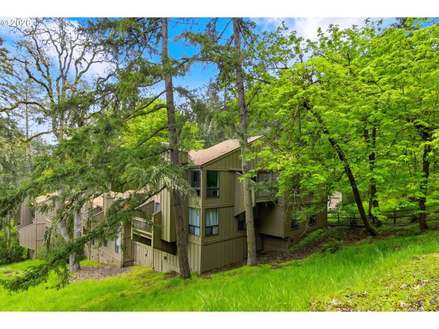 417 STONEWOOD Dr, Eugene, OR 97405