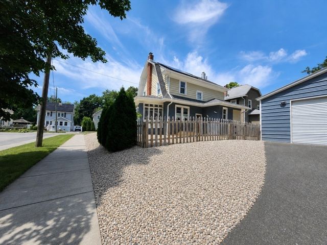 147 Belvidere St, Springfield, MA 01108
