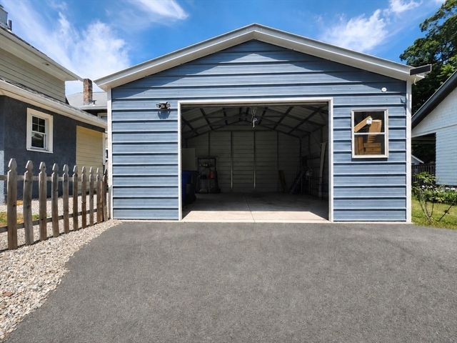 147 Belvidere St, Springfield, MA 01108
