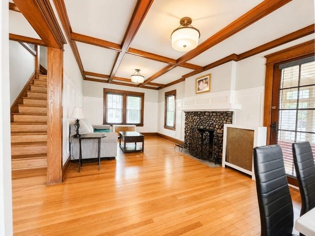 147 Belvidere St, Springfield, MA 01108