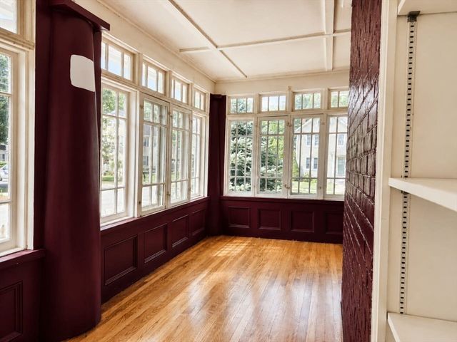 147 Belvidere St, Springfield, MA 01108