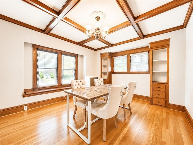 147 Belvidere St, Springfield, MA 01108