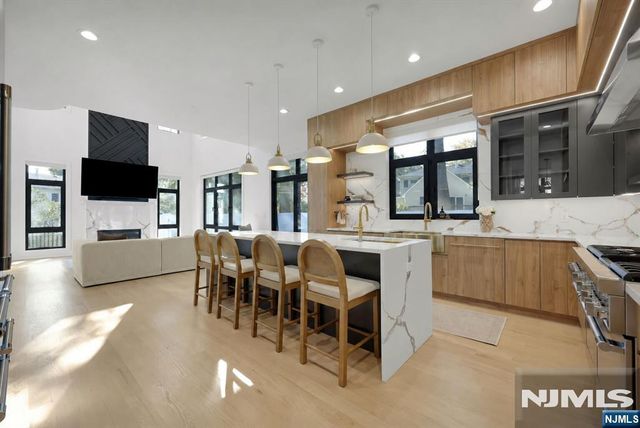 260 Virginia Court, Paramus, NJ 07652
